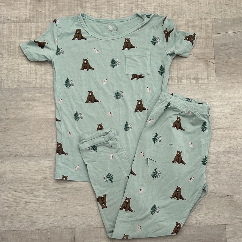 Kyte baby trail print 7T pajamas